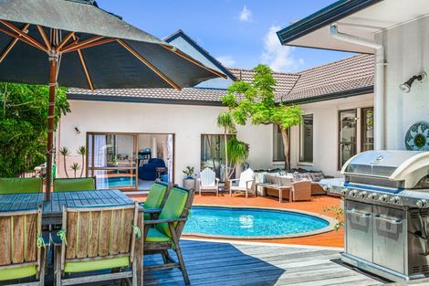 Photo of property in 48 Te Atatu Road, Te Atatu South, Auckland, 0610