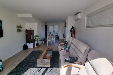 Photo of property in 2/12 Enderby Drive, Te Atatu Peninsula, Auckland, 0610