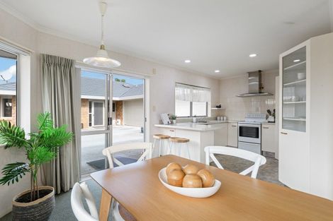 Photo of property in 482b Devonport Road, Tauranga South, Tauranga, 3112