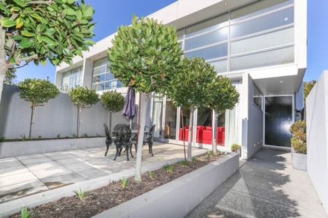 Photo of property in 10 Holly Road, St Albans, Christchurch, 8014