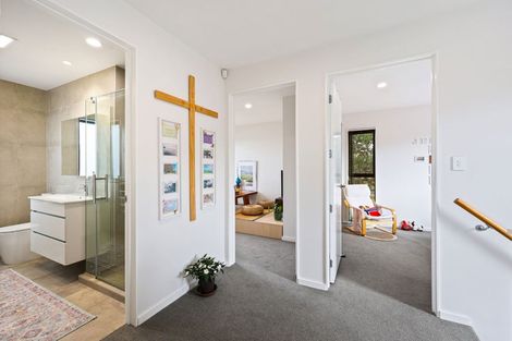 Photo of property in 9e Glenfern Road, Mellons Bay, Auckland, 2014