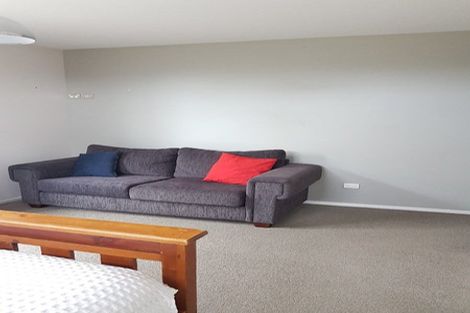 Photo of property in 2/2 Harkness Place, Westport, 7825