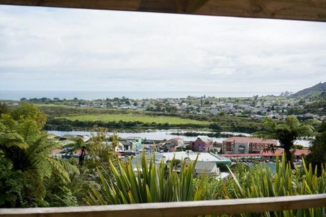 Photo of property in 16 Moss Street, Greymouth, 7805