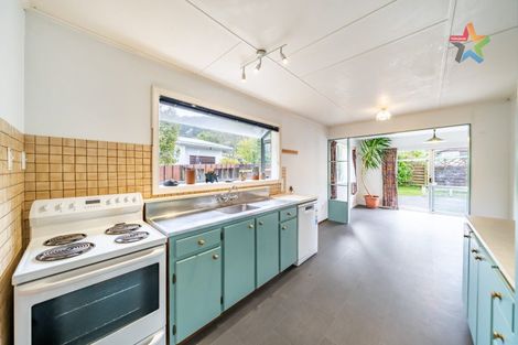 Photo of property in 6 Kendal Grove, Wainuiomata, Lower Hutt, 5014