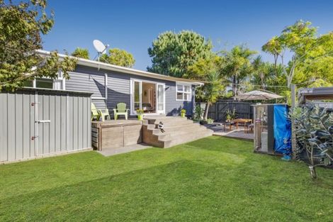 Photo of property in 615 Swanson Road, Swanson, Auckland, 0612