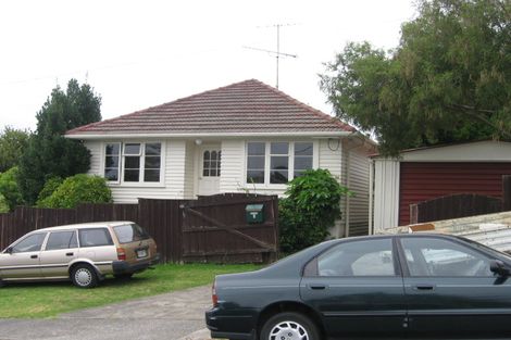 Photo of property in 2/16 Raeben Avenue, Hillcrest, Auckland, 0627