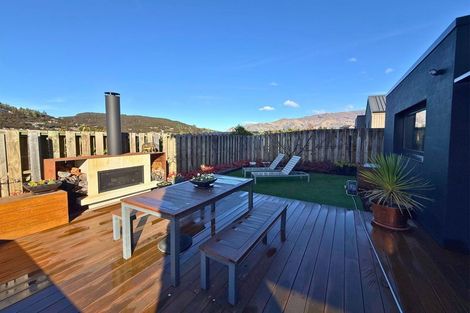 Photo of property in 21 Rocklands Court, Wanaka, 9305
