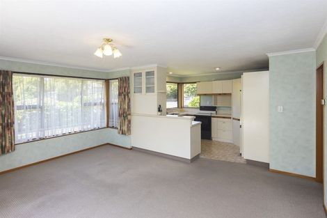 Photo of property in 2/2a Thorrington Road, Cashmere, Christchurch, 8022