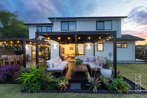 Photo of property in 1 Duchess Way, Riverhead, 0820