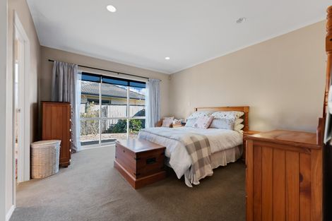Photo of property in 48 Aberdeen Crescent, Wattle Downs, Auckland, 2103