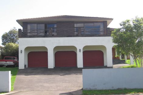 Photo of property in 121 Golf Road, New Lynn, Auckland, 0600