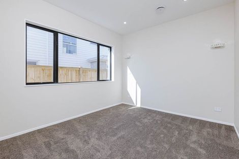 Photo of property in 1 Whata Street, Clarks Beach, 2122