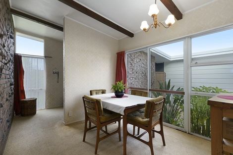 Photo of property in 33 Somerset Crescent, Highbury, Palmerston North, 4412