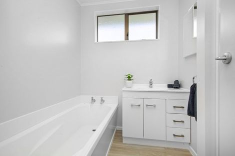 Photo of property in 152 California Drive, Totara Park, Upper Hutt, 5018