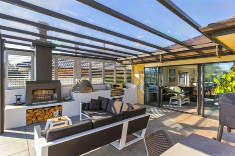 Photo of property in 10 Cottonwood Close, Paraparaumu Beach, Paraparaumu, 5032