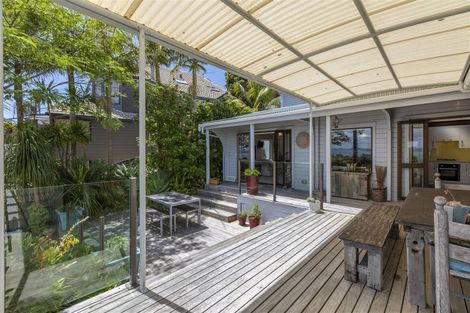 Photo of property in 22 Kathy Terrace, Stanmore Bay, Whangaparaoa, 0932