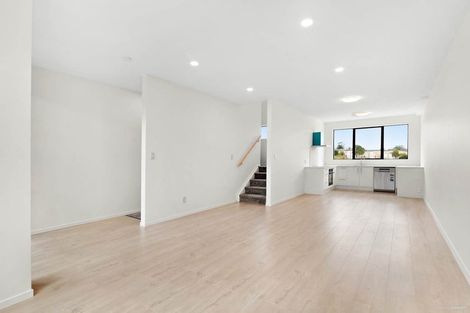 Photo of property in 40 Bloom Crescent, Sunnyvale, Auckland, 0612