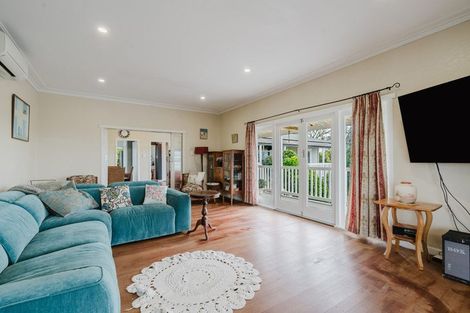Photo of property in 114 Tuhikaramea Road, Dinsdale, Hamilton, 3204