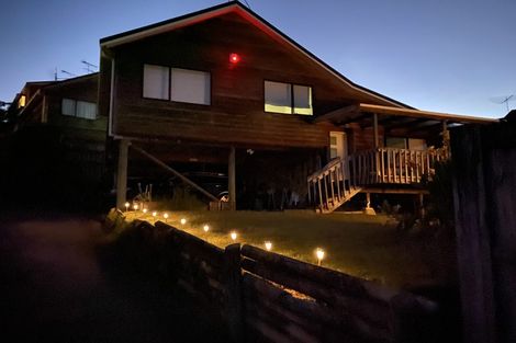 Photo of property in 1/13a Kitewao Street, Northcote, Auckland, 0627