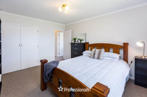 Photo of property in 2/6 Hay Street, Ebdentown, Upper Hutt, 5018