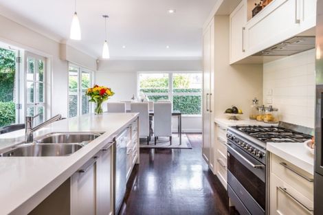 Photo of property in 30 Lake View Road, Takapuna, Auckland, 0622