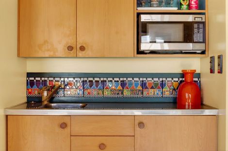 Photo of property in 122a Chaucer Road, Hospital Hill, Napier, 4110
