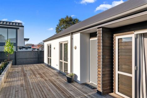 Photo of property in 64 Hewitts Road, Merivale, Christchurch, 8014