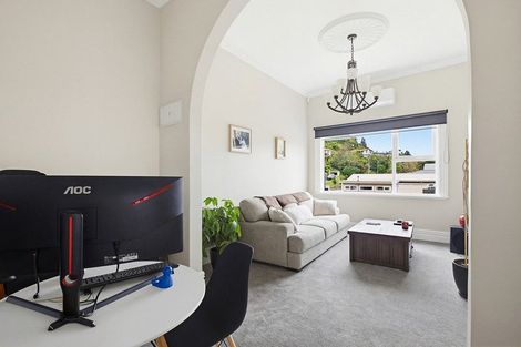 Photo of property in 112b Newlands Road, Newlands, Wellington, 6037