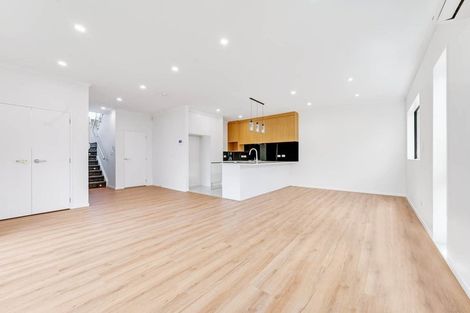Photo of property in 180 Clevedon Road, Papakura, 2110