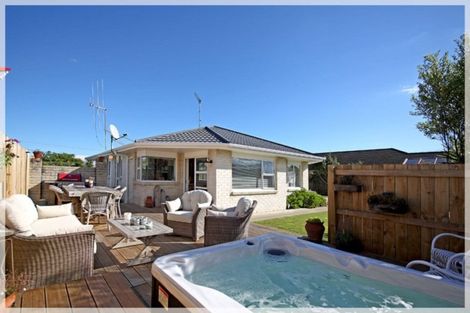 Photo of property in 3 Ferry Street, Foxton Beach, Foxton, 4815
