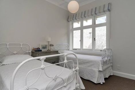 Photo of property in 2/15a Kerr Street, Devonport, Auckland, 0624