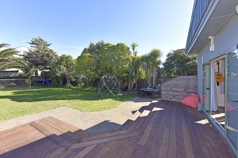Photo of property in 74 Marine Parade, North New Brighton, Christchurch, 8083