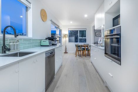 Photo of property in 2 Pennant Grove, Titahi Bay, Porirua, 5022