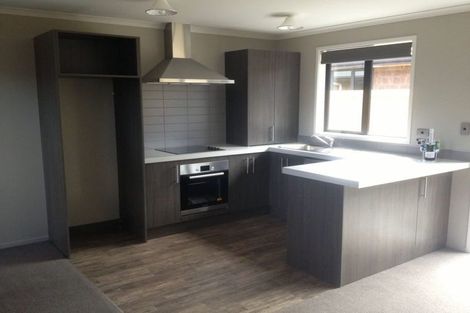 Photo of property in 102u4 Old Farm Road, Hamilton East, Hamilton, 3216