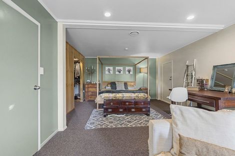 Photo of property in 15 Linda Street, Oakura, 4314