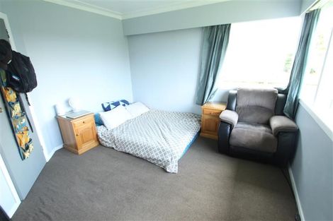 Photo of property in 20 Eskdale Road, Birkdale, Auckland, 0626