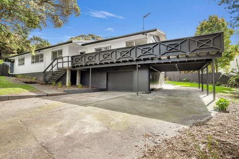 Photo of property in 9 Tahu Crescent, Sunnynook, Auckland, 0620