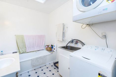 Photo of property in 48f1- Kowhai Avenue, Ebdentown, Upper Hutt, 5018