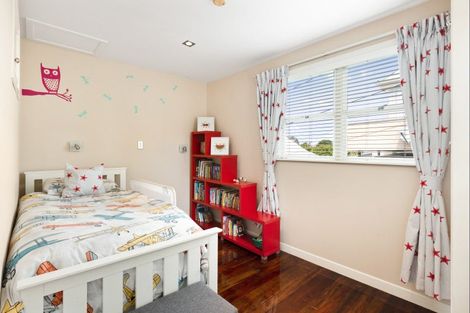Photo of property in 11 Melandra Road, Stanmore Bay, Whangaparaoa, 0932