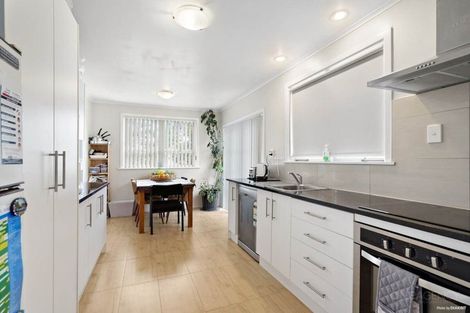 Photo of property in 11 Statesman Street, Henderson, Auckland, 0612