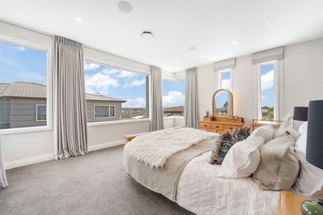 Photo of property in 62 Armstrong Farm Drive, East Tamaki Heights, Auckland, 2016