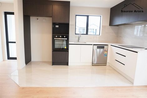 Photo of property in 13 Noia Way, Karaka, 2113