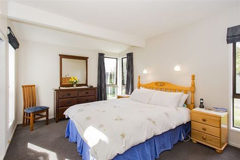 Photo of property in 6 Grove Place, Rangiora, 7400