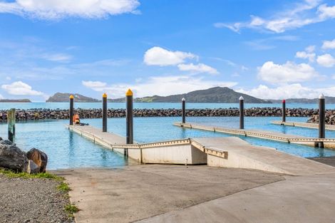 Photo of property in 1 Lamont Place, Waikanae, 5036