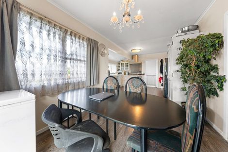 Photo of property in 91 Stottholm Road, Titirangi, Auckland, 0604