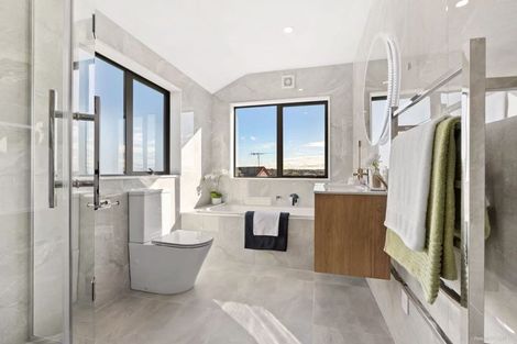 Photo of property in 142b Luckens Road, West Harbour, Auckland, 0618