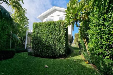 Photo of property in 17 Bevyn Street, Castor Bay, Auckland, 0620
