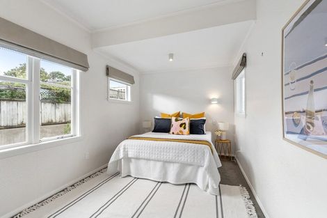 Photo of property in 7 Albemarle Road, Northland, Wellington, 6012