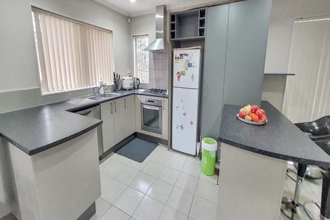 Photo of property in 122c Alfriston Road, Manurewa, Auckland, 2105