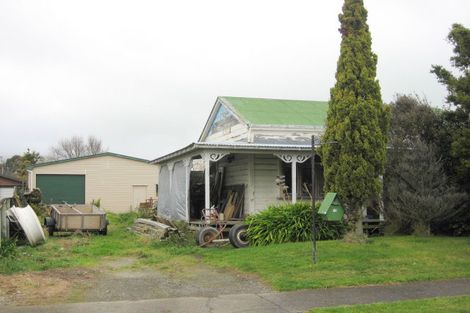 Photo of property in 42 Featherston Street, Levin, 5510